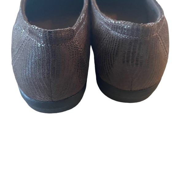 NWOT Clarks Leather Snake Print Loafer Flats Haydin gloss brown size 10W - Picture 6 of 16